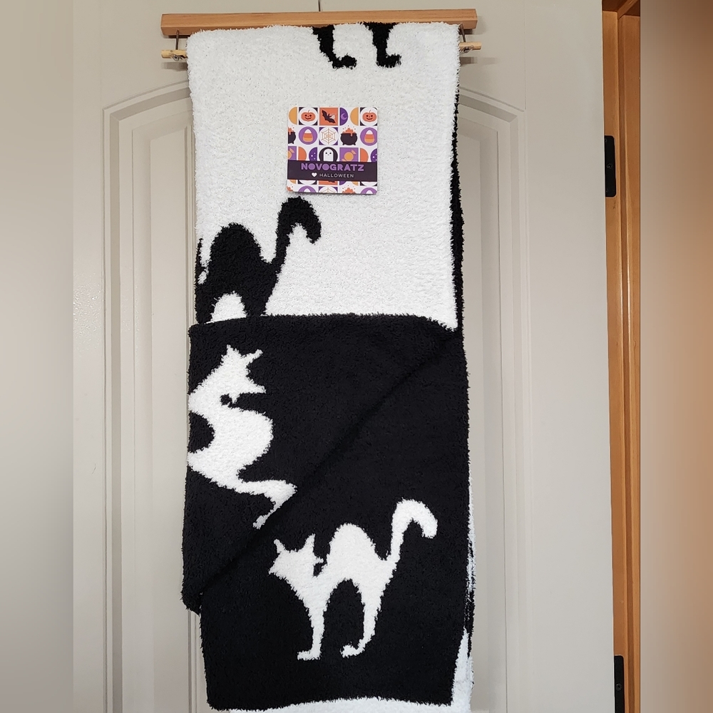 Novogratz Black Cat Sherpa Throw Blanket Reversible